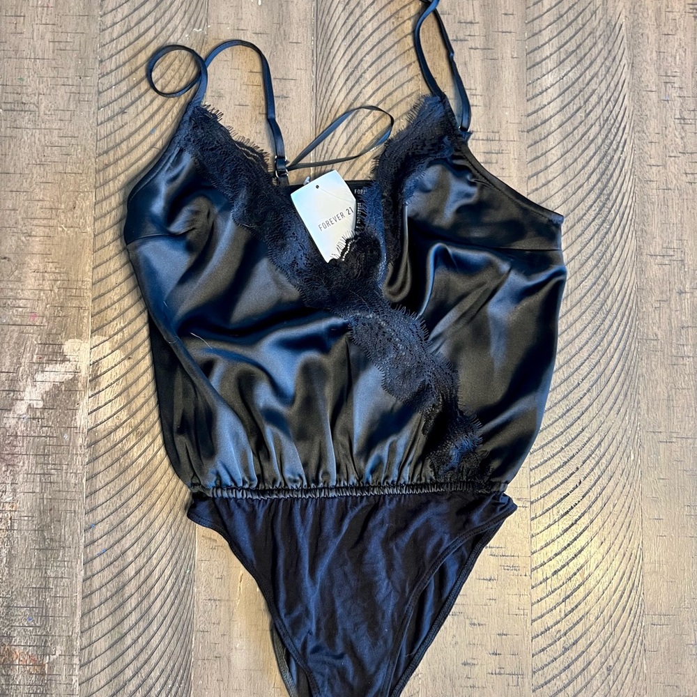 Forever 21 NWT cami bodysuit sz SM black